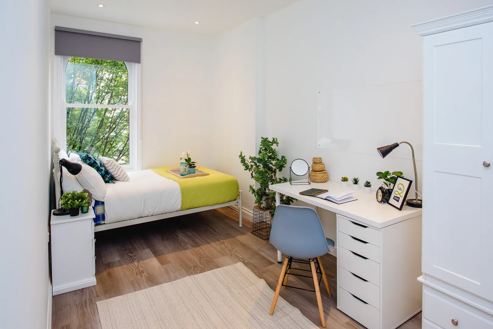 Flat C, 25 Lister Gate - Luxury 5 Bed City Centre Apartment - Image 1